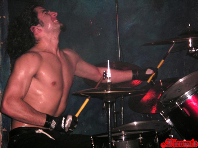 gal/AZATHOTH/2006-04-16_-_Le_Klub/09.jpg