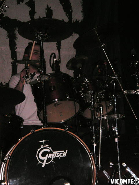 gal/BENEATH_THE_MASSACRE/2008-02-07_Nouveau_Casino/02.jpg