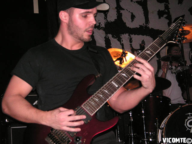 gal/BENEATH_THE_MASSACRE/2008-02-07_Nouveau_Casino/17.jpg