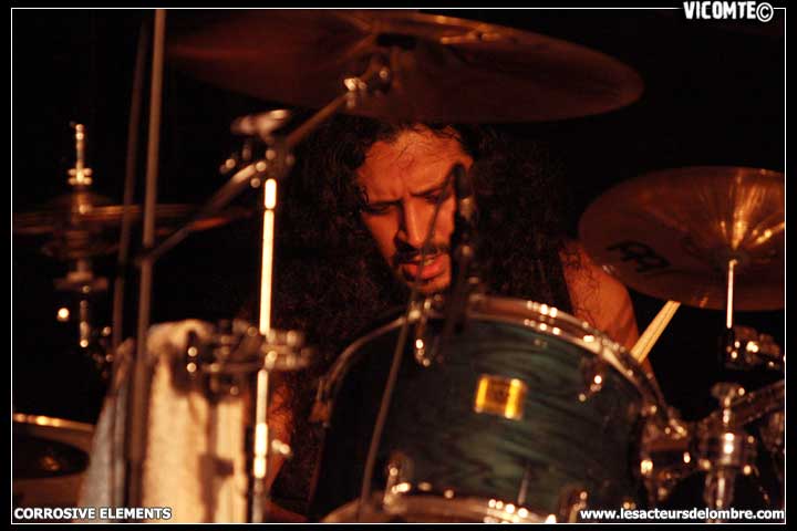 gal/CORROSIVE_ELEMENTS/2008-11-03_-_Scene_Bastille/02.jpg