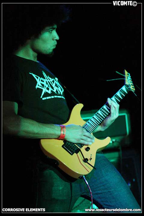 gal/CORROSIVE_ELEMENTS/2008-11-03_-_Scene_Bastille/05.jpg