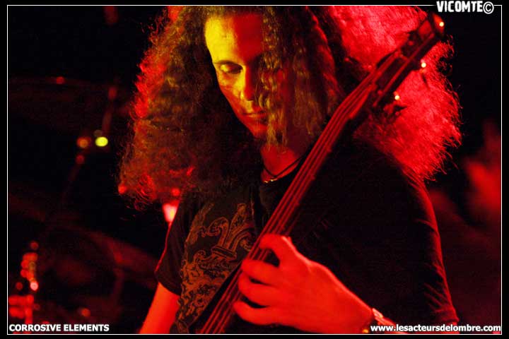 gal/CORROSIVE_ELEMENTS/2008-11-03_-_Scene_Bastille/15.jpg