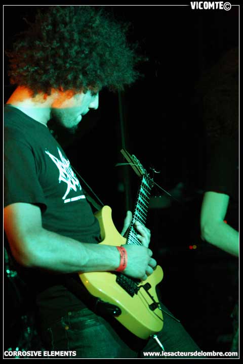 gal/CORROSIVE_ELEMENTS/2008-11-03_-_Scene_Bastille/39.jpg