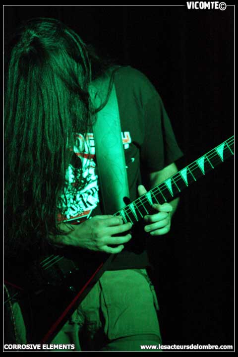 gal/CORROSIVE_ELEMENTS/2008-11-03_-_Scene_Bastille/40.jpg