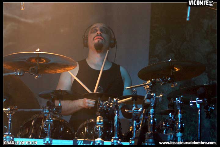 gal/CRADLE_OF_FILTH/2008-12-02_-_Bataclan/04.jpg