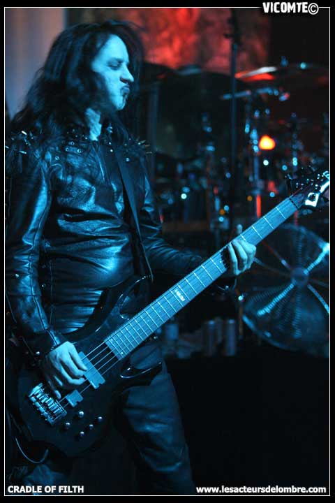 gal/CRADLE_OF_FILTH/2008-12-02_-_Bataclan/13.jpg