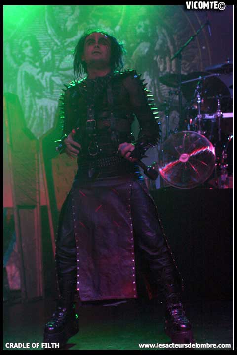 gal/CRADLE_OF_FILTH/2008-12-02_-_Bataclan/19.jpg