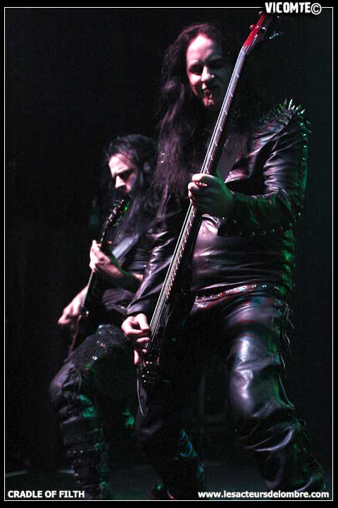 gal/CRADLE_OF_FILTH/2008-12-02_-_Bataclan/21.jpg