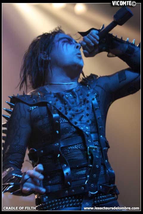 gal/CRADLE_OF_FILTH/2008-12-02_-_Bataclan/22.jpg