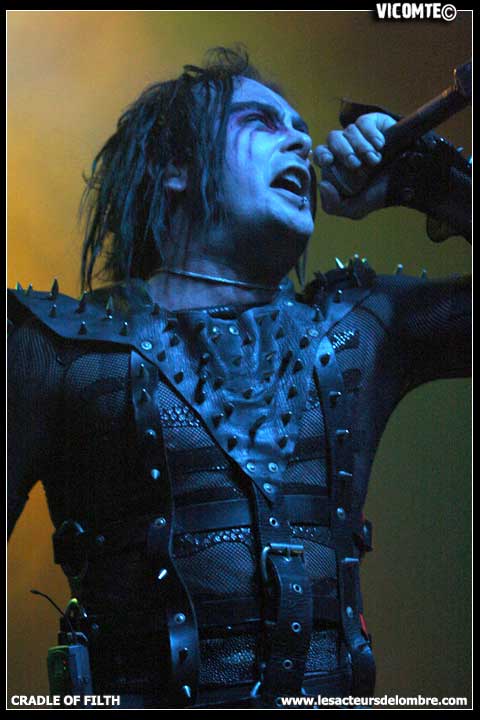 gal/CRADLE_OF_FILTH/2008-12-02_-_Bataclan/29.jpg