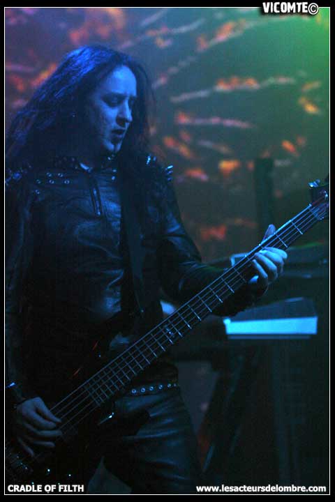 gal/CRADLE_OF_FILTH/2008-12-02_-_Bataclan/30.jpg