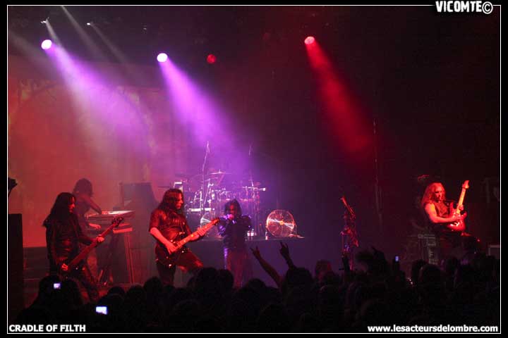 gal/CRADLE_OF_FILTH/2008-12-02_-_Bataclan/31.jpg