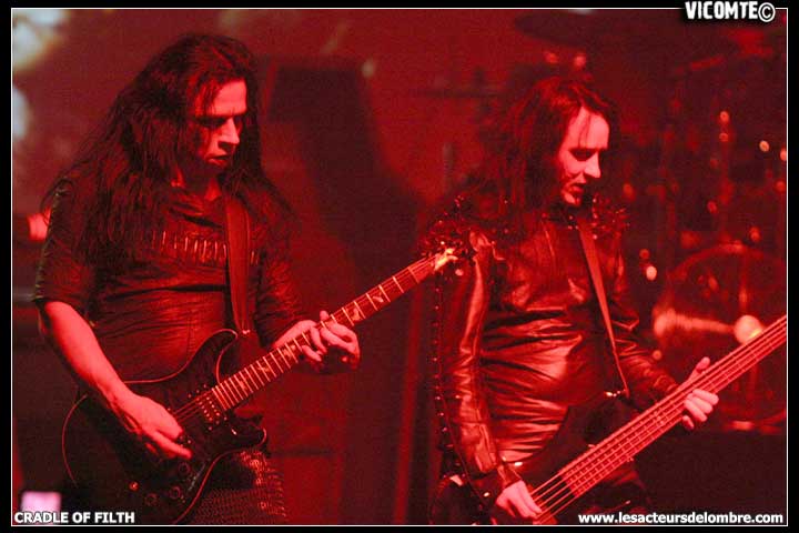 gal/CRADLE_OF_FILTH/2008-12-02_-_Bataclan/32.jpg
