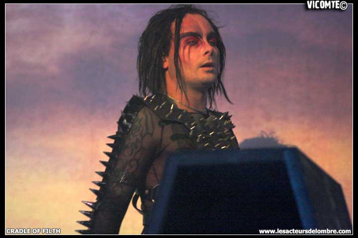 gal/CRADLE_OF_FILTH/2008-12-02_-_Bataclan/37.jpg