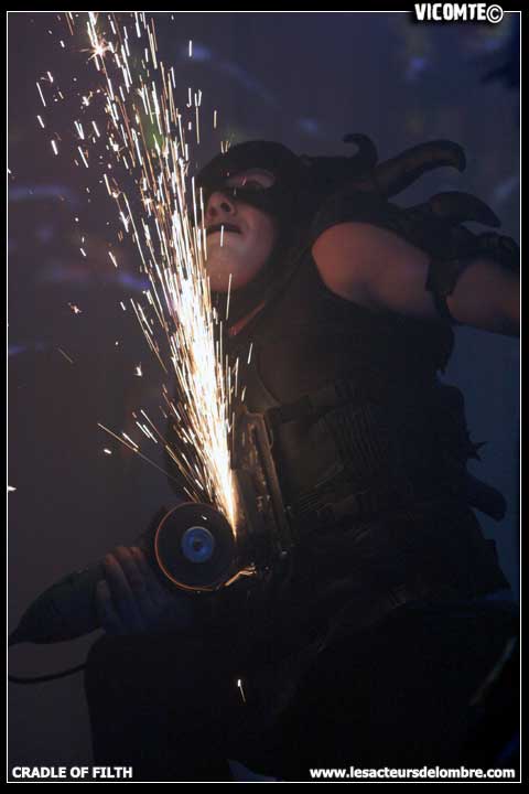 gal/CRADLE_OF_FILTH/2008-12-02_-_Bataclan/40.jpg