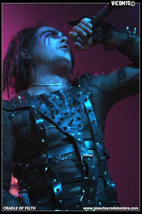gal/CRADLE_OF_FILTH/2008-12-02_-_Bataclan/47.jpg