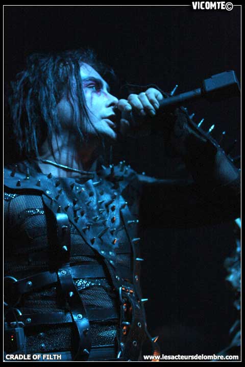 gal/CRADLE_OF_FILTH/2008-12-02_-_Bataclan/53.jpg