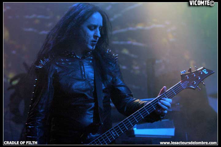gal/CRADLE_OF_FILTH/2008-12-02_-_Bataclan/55.jpg