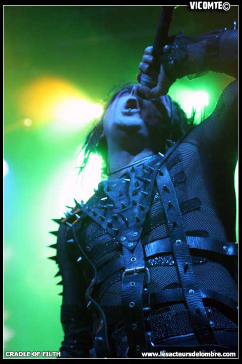 gal/CRADLE_OF_FILTH/2008-12-02_-_Bataclan/64.jpg