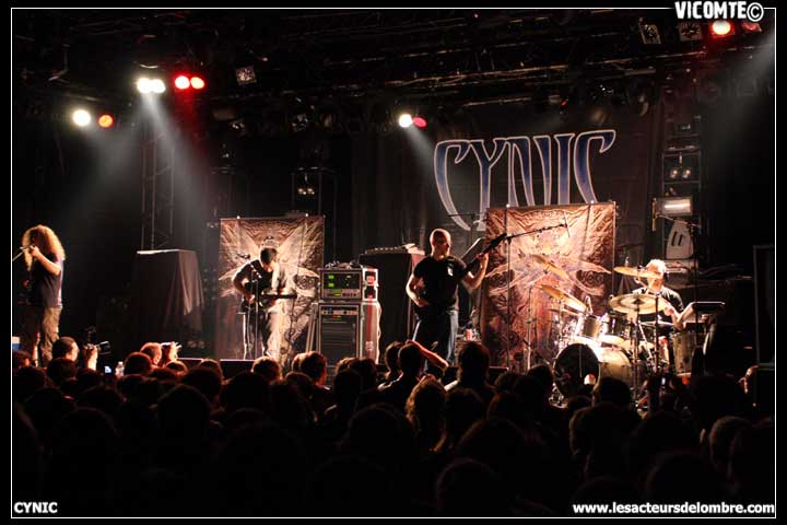 gal/CYNIC/2008-11-27_-_Elysee_Montmartre/04.jpg