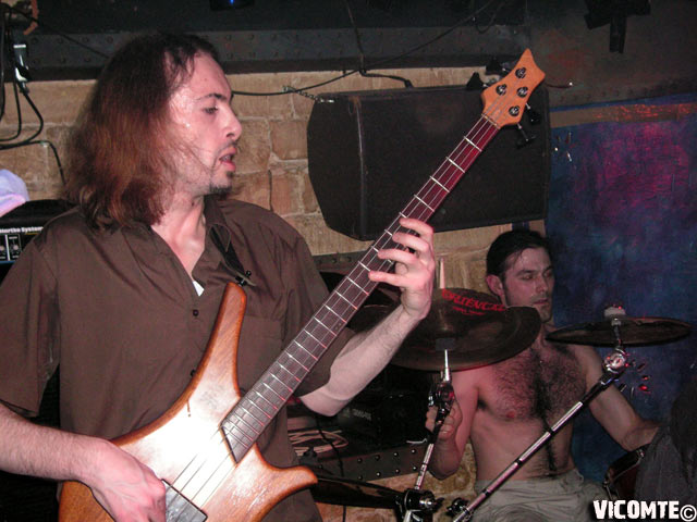 gal/DECOHERENCE/2006-05-14_-_Le_Klub/30.jpg