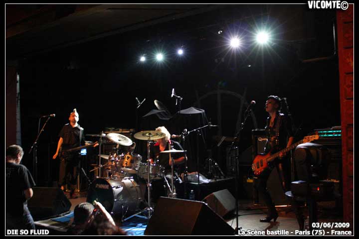 gal/DIE_SO_FLUID/2009-06-03_-_Scene_bastille/11.jpg