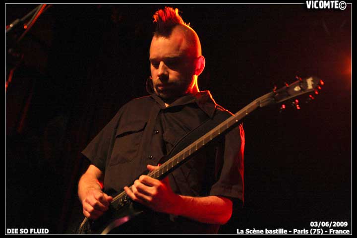 gal/DIE_SO_FLUID/2009-06-03_-_Scene_bastille/34.jpg