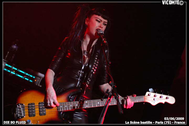 gal/DIE_SO_FLUID/2009-06-03_-_Scene_bastille/48.jpg