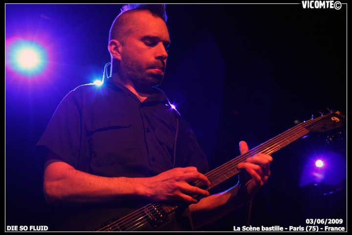 gal/DIE_SO_FLUID/2009-06-03_-_Scene_bastille/62.jpg