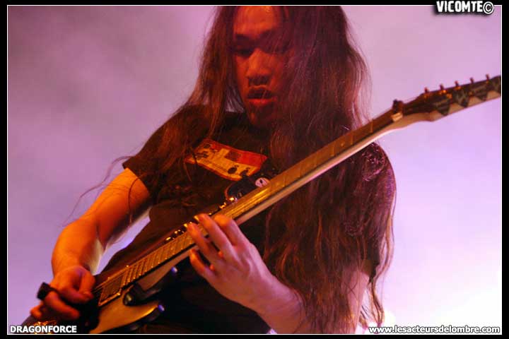 gal/DRAGONFORCE/2009-01-31_-_Elysee_montmartre/08.jpg
