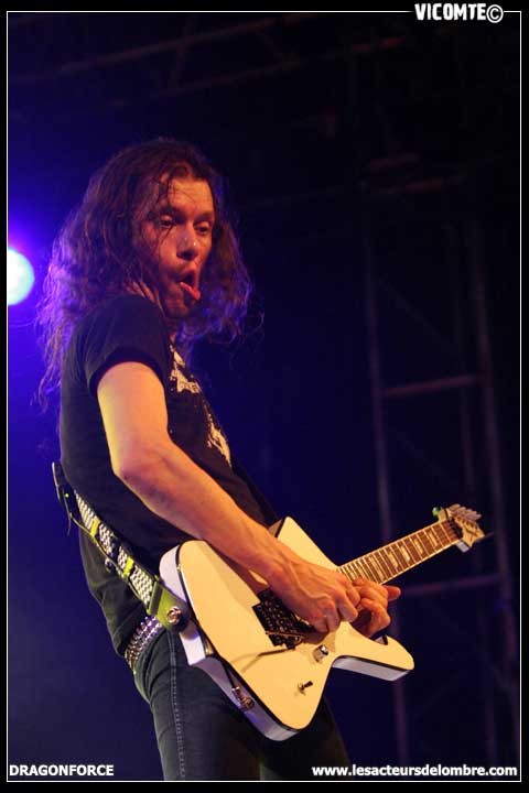 gal/DRAGONFORCE/2009-01-31_-_Elysee_montmartre/13.jpg