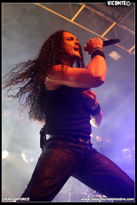 gal/DRAGONFORCE/2009-01-31_-_Elysee_montmartre/18.jpg