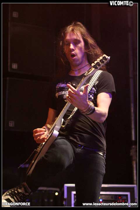 gal/DRAGONFORCE/2009-01-31_-_Elysee_montmartre/20.jpg