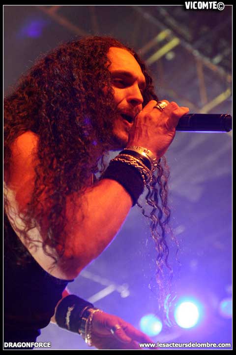 gal/DRAGONFORCE/2009-01-31_-_Elysee_montmartre/35.jpg