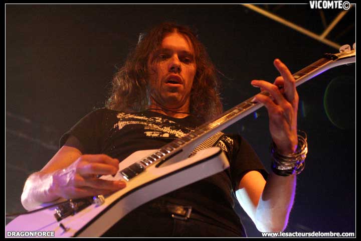 gal/DRAGONFORCE/2009-01-31_-_Elysee_montmartre/36.jpg