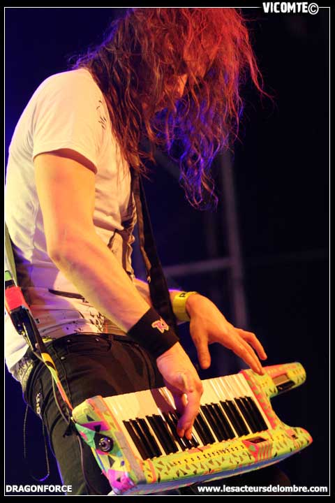 gal/DRAGONFORCE/2009-01-31_-_Elysee_montmartre/51.jpg