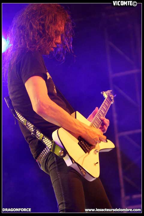 gal/DRAGONFORCE/2009-01-31_-_Elysee_montmartre/52.jpg