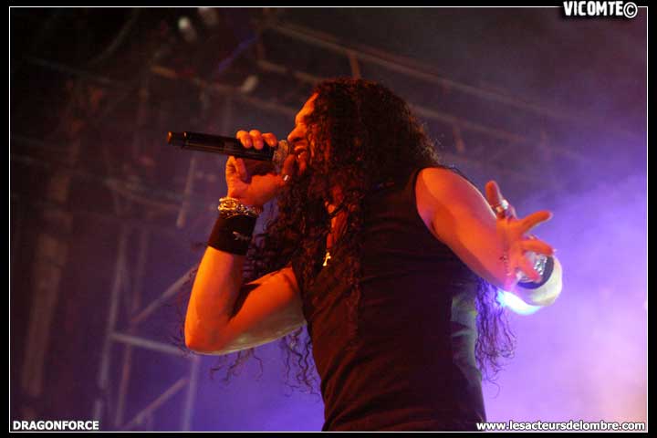 gal/DRAGONFORCE/2009-01-31_-_Elysee_montmartre/69.jpg