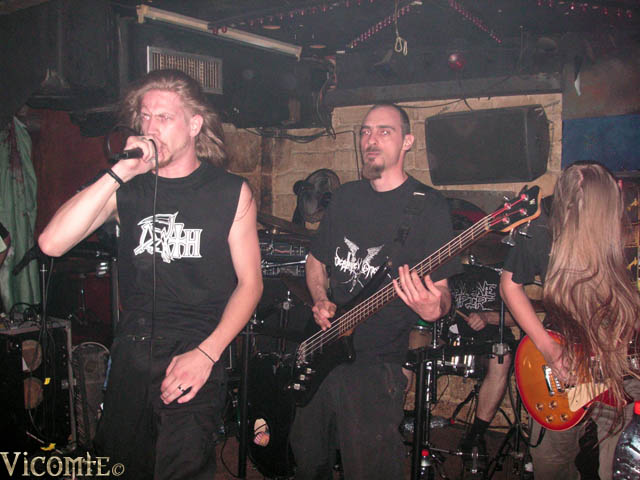 gal/DROWNING/2006-07-09_-_Le_Klub/68.jpg