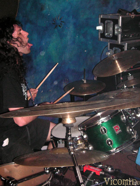 gal/DROWNING/2006-07-09_-_Le_Klub/70.jpg