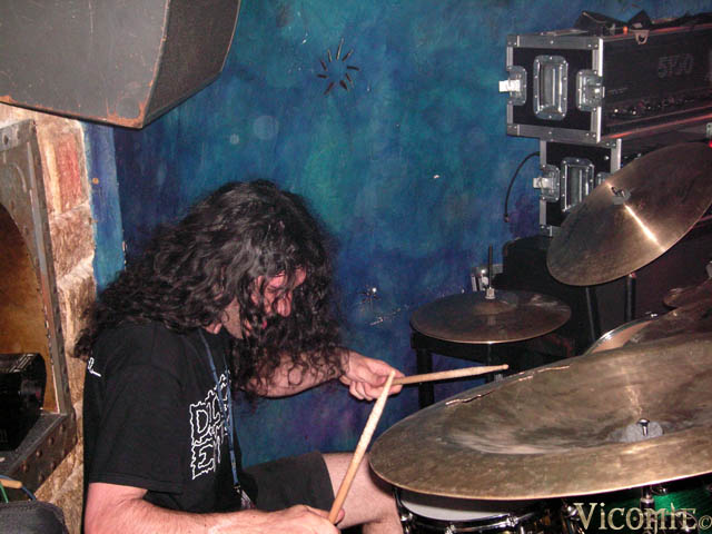 gal/DROWNING/2006-07-09_-_Le_Klub/75.jpg