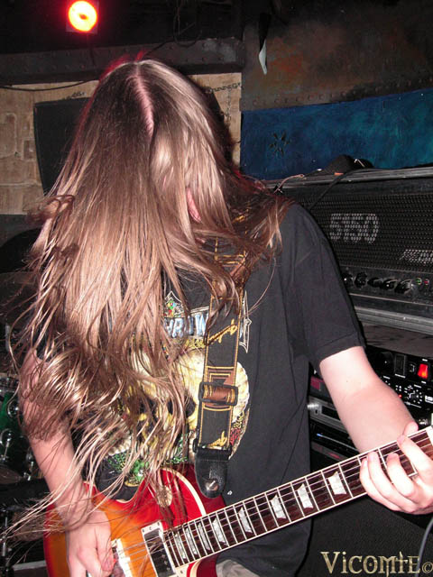 gal/DROWNING/2006-07-09_-_Le_Klub/81.jpg