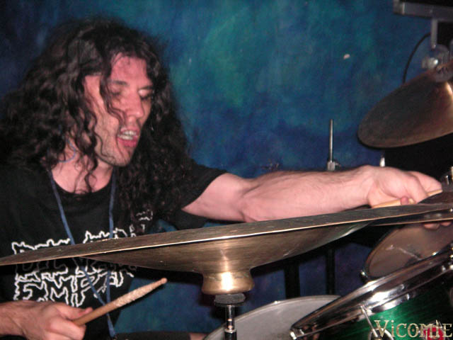 gal/DROWNING/2006-07-09_-_Le_Klub/90.jpg
