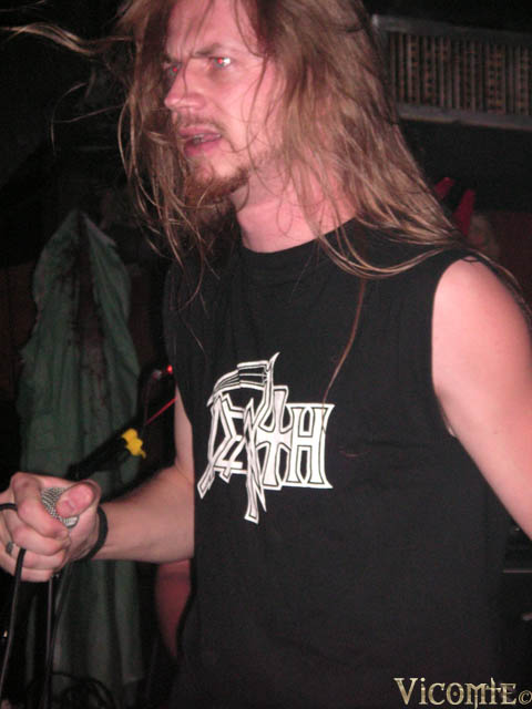gal/DROWNING/2006-07-09_-_Le_Klub/91.jpg