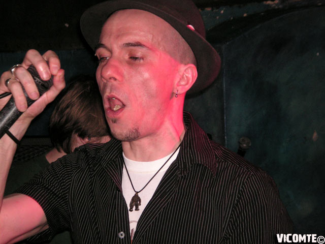 gal/GRABTHIS/2008-04-13_-_Le_Klub/02.jpg