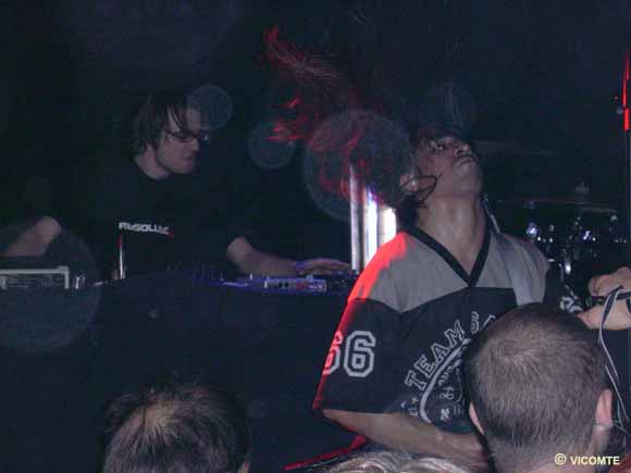 gal/HENKER/2005-05-25_-_Le_Forum/02.jpg