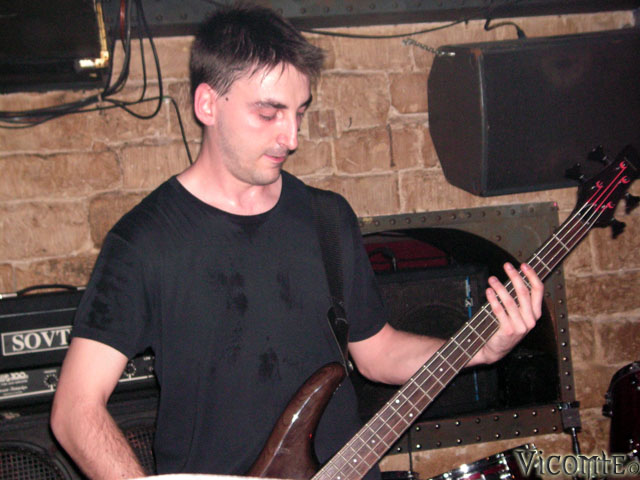 gal/HYPNOSIS/2006-09-17_-_Le_Klub/73.jpg