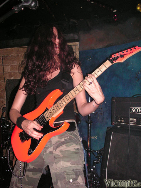 gal/HYPNOSIS/2006-09-17_-_Le_Klub/80.jpg