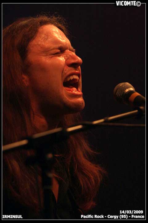 gal/IRMINSUL/2009-03-14_-_Pacific_rock/04.jpg