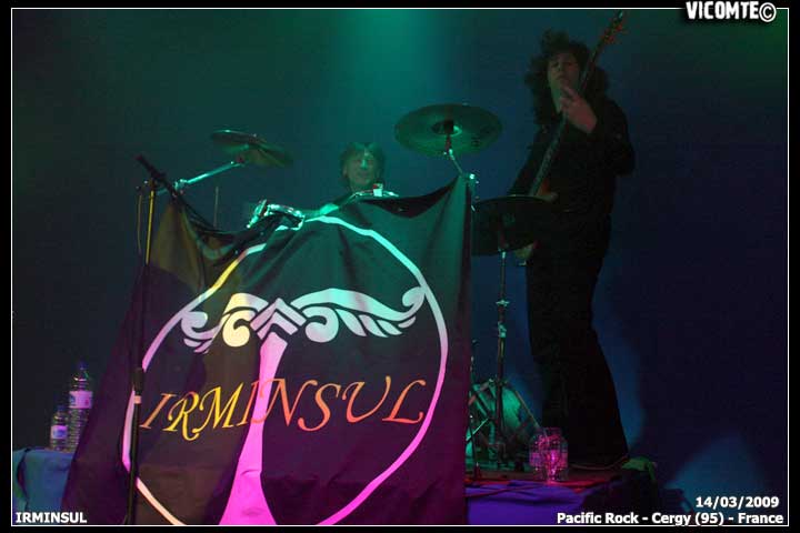 gal/IRMINSUL/2009-03-14_-_Pacific_rock/40.jpg